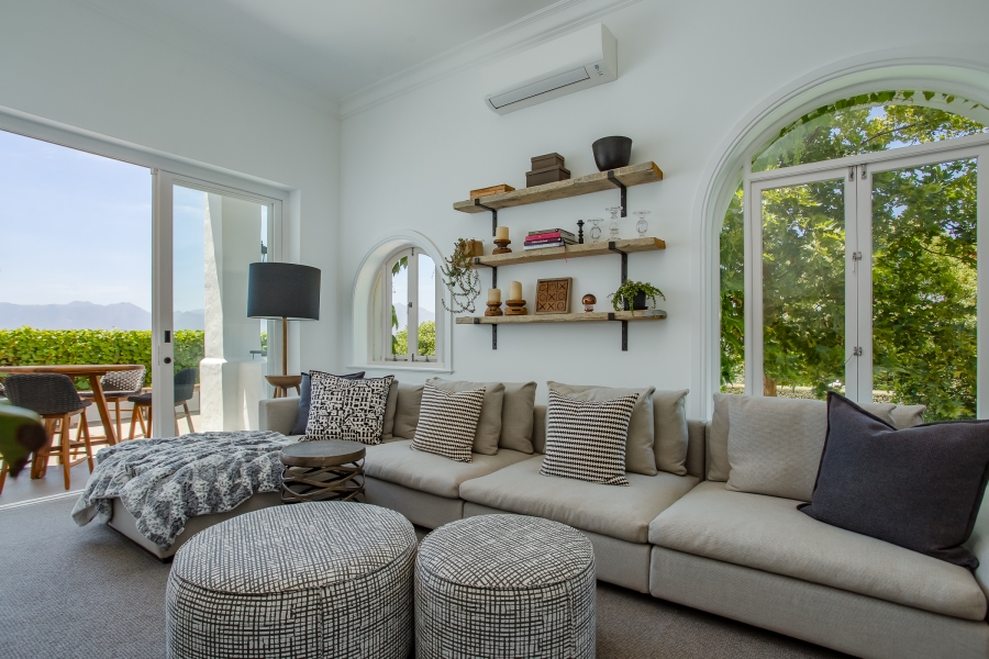 4 Bedroom Property for Sale in Devonvallei Western Cape